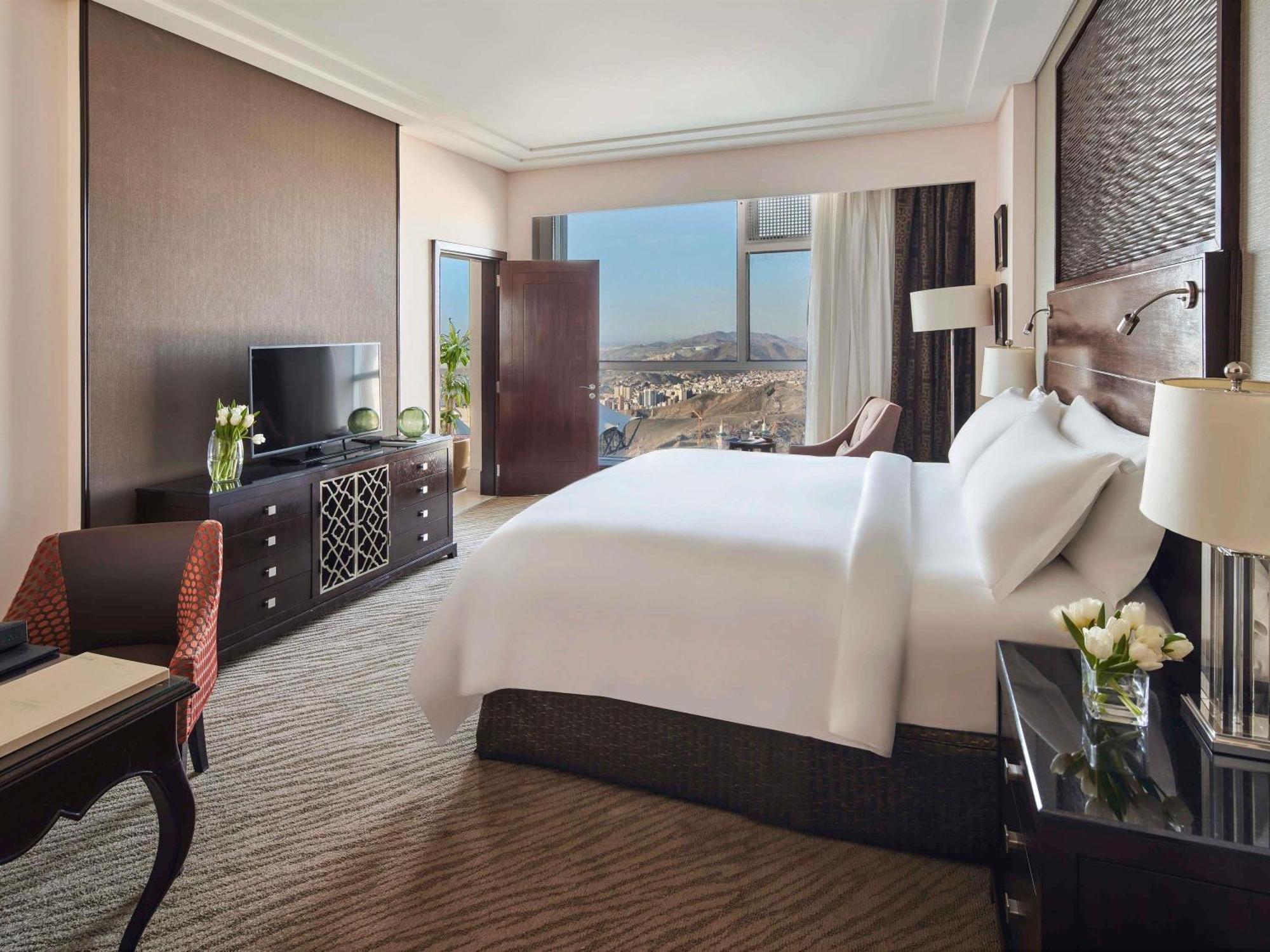 Fairmont Gold Junior Suite met Kingsize Bed - Uitzicht op de Stad
